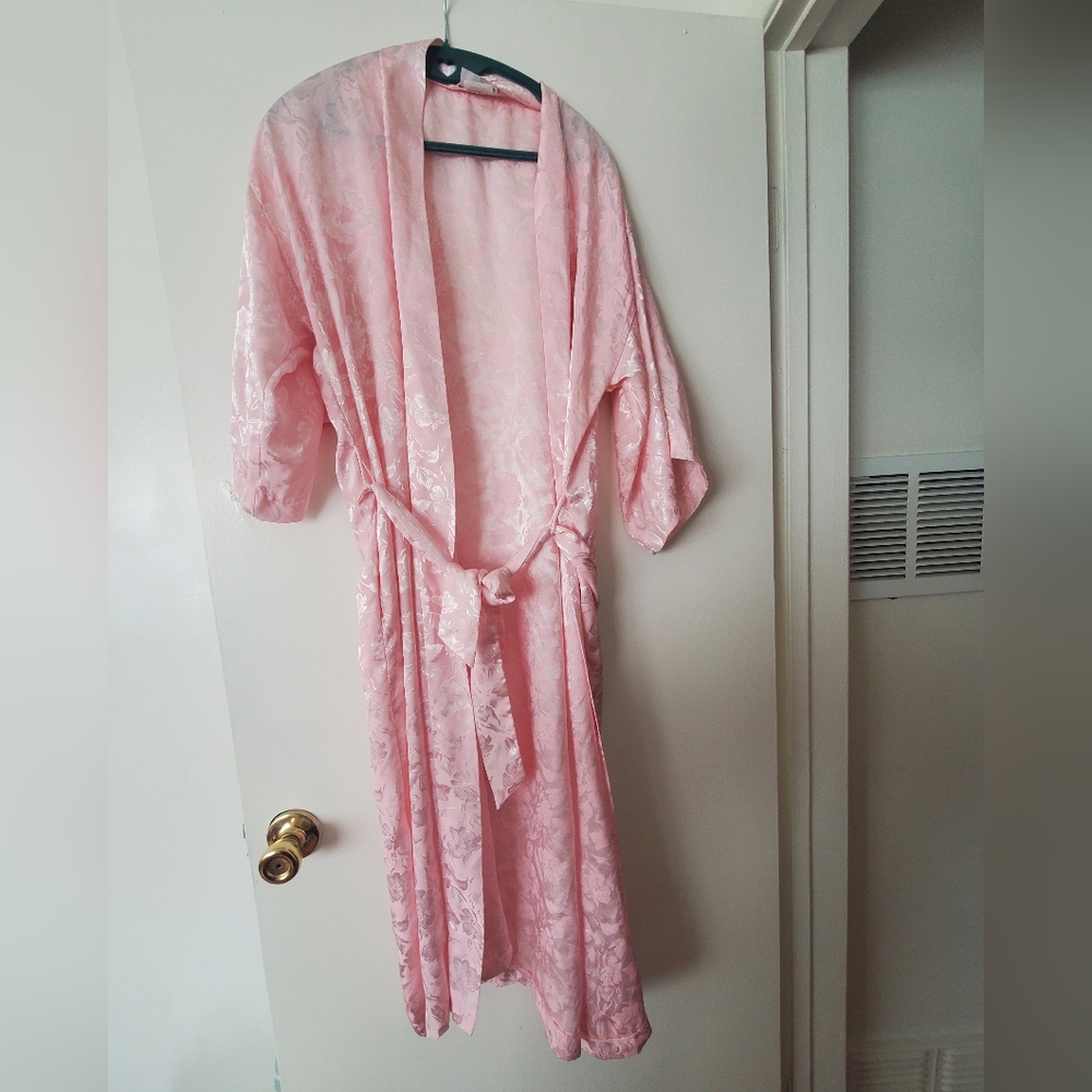 Jayre California Vintage Pink Satin Robe